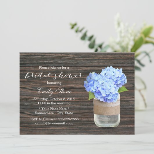 Rustic Blue Hydrangea Mason Jar Brautparty Einladung (Stehend Vorderseite)