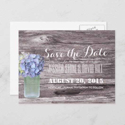 Rustic Blue Hydrangea Mason Jar Wood Save the Date Ankündigungspostkarte (Vorne/Hinten)