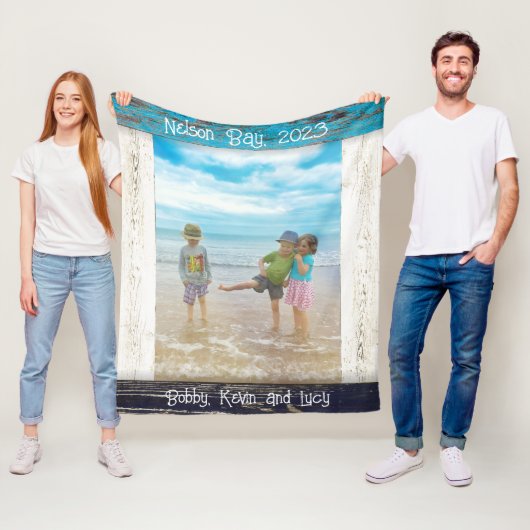 Rustic Blue White Beach Wood Text Photo Frame Fleecedecke (Beispiel)