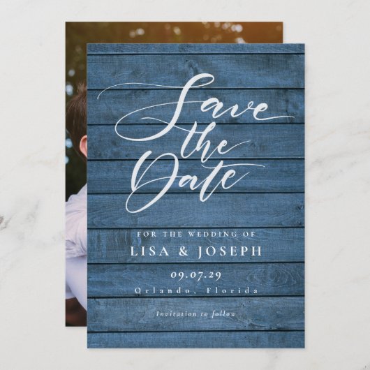 Rustic Blue Wood Elegantes Script Foto Hochzeit Save The Date (Vorne/Hinten)