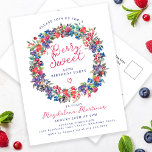 Rustic Boho Berry Sweet Summer 50. Einladung Postkarte<br><div class="desc">Pünktlich zum Sommer 2024 präsentiert sich unsere brandneue Summer Berry Bliss Kollektion. Rot, Weiß und Blau Patriotismus trifft rustikale Boho Chic. Erdbeeren, Himbeeren und Heidelbeeren auf weißem Hintergrund schaffen in diesem berry-botanischen Kranz eine patriotische Atmosphäre. Berry Sweet ist in einem spielerischen und lässigen roten Drehbuch geschrieben, das mit dem Namen...</div>
