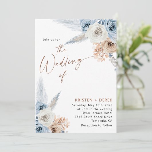 Rustic Boho Dusty Blue Floral Wedding Einladung (Stehend Vorderseite)