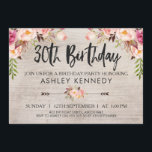 Rustic Boho Floral 30. Geburtstag Einladung<br><div class="desc">Rustic Boho Floral 30. Geburtstag Einladung Sie suchen ein Blumenkohl oder ein Stammes 30. Geburtstag? Das Design besteht aus drei Blumenarrangements und zwei Pfeilen auf einem Kornboden aus Aquarellholz. Ich habe auch einen modernen Pinsel-Kalligrafie-Text für die Überschrift hinzugefügt. Dieses Design ist rustikal, aber gleichzeitig elegant und lädt die Gäste zu...</div>