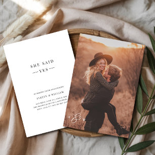 Rustic Boho Foto Monogram Sie sagte ja Verlobung Einladung