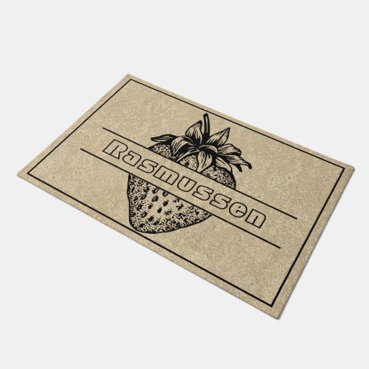 Rustic Brown Black Strawberry Individuelle Name Wi Fußmatte (Schrägansicht)