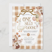 Rustic Brown Gingham One Silly Goose Birthday Einladung (Vorderseite)