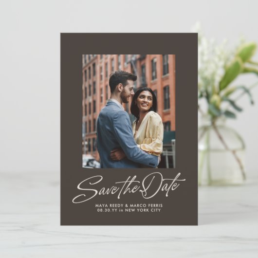 Rustic brown trendy script simple wedding save the date (Stehend Vorderseite)
