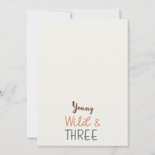 Rustic Brown Woodland Young Wild Three Birthday Einladung (Rückseite)
