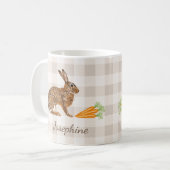 Rustic Bunny And Carrots With Name Beige Gingham Kaffeetasse (Vorderseite Links)