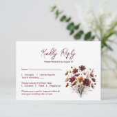 Rustic Burgundy Boho Chic Wildflowers Wedding RSVP Karte (Stehend Vorderseite)