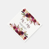 Rustic Burgundy Chic Floral Mr. und Mrs. Wedding Serviette (Ecke)