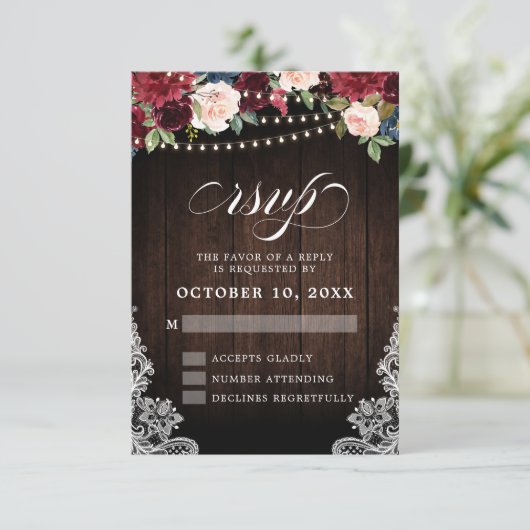 Rustic Burgundy Floral String Light Wedding RSVP (Stehend Vorderseite)