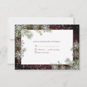 Rustic Burgundy Silver Winter Wood Wedding RSVP Karte (Rückseite)