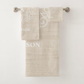 Rustic Burlap Beige Farmhouse Monogram Badhandtuch Set (Insitu)