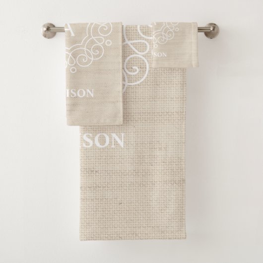 Rustic Burlap Beige Farmhouse Monogram Badhandtuch Set (Insitu)