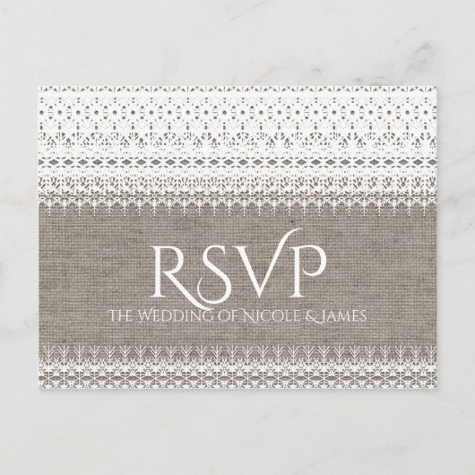 Rustic Burlap & elegante Lace Wedding RSVP Einladungspostkarte (Vorderseite)