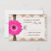 Rustic Burlap Lace Hot Pink Daisy Wedding RSVP Karte (Vorderseite)