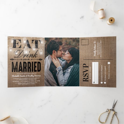 Rustic Burlap Mason Jar All in One Wedding Dreifach Gefaltete Einladung (Innenseite)