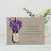 Rustic Burlap Mason Jar und Wildblumen Hochzeit Einladung (Stehend Vorderseite)