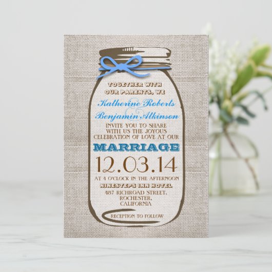 Rustic Burlap Mason Jar Wedding Einladung (Stehend Vorderseite)