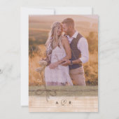 Rustic Burlap Wood Wildblume Boho Foto Wedding Einladung (Rückseite)