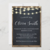 Rustic Chalkboard & String Lights Graduation Party Einladung (Vorderseite)