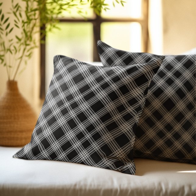 Rustic Checkered Pattern Plaid Fabric Color Black Kissen (Von Creator hochgeladen)