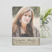 Rustic Chic Lace Foto Abschluss Einladung (Stehend Vorderseite)