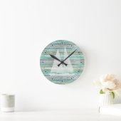 Rustic Coastal Decor Sailboat Runde Wanduhr (Zuhause)
