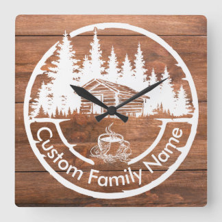 Rustic Cottage Cabin Barn | Custom Family Name Quadratische Wanduhr