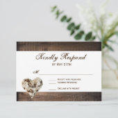 Rustic Country Wood Blume Heart Wedding RSVP Karte (Stehend Vorderseite)