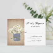 Rustic Daisies Double Hearts Wedding RSVP Cards Karte (Stehend Vorderseite)