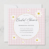 Rustic Daisies Pink Gingham Backyard Brautparty Einladung (Vorderseite)