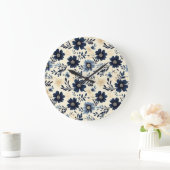 Rustic Dark Blue Beige Flower Folk Art Print Große Wanduhr (Zuhause)