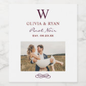 Rustic Dark Red Wedding Monogram Photo Weinetikett (Einzelnes Label)