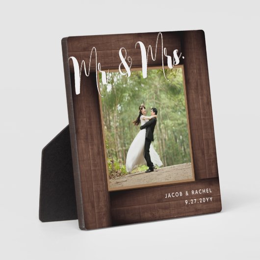 Rustic Dark Wood Mr. & Mrs. Wedding Foto Frame Fotoplatte (Vorderseite)