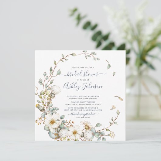 Rustic Dusty Blue Cream Floral Bridal Shower Einladung (Stehend Vorderseite)