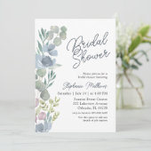 Rustic Dusty Blue Floral Bridal Shower Invitation Einladung (Stehend Vorderseite)