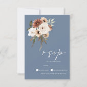 Rustic Dusty Blue Peach floral Wedding RSVP Karte (Vorderseite)
