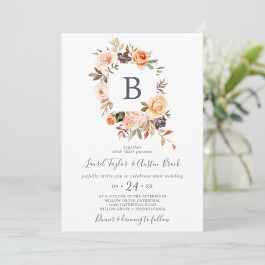 Rustic Earth Florals Monogram Wedding Einladung (Stehend Vorderseite)