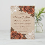 Rustic Earthy Burlap Dusty Terracotta Rose Wedding Einladung (Stehend Vorderseite)