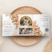 Rustic Earthy Peach Floral QR Code Hochzeit Dreifach Gefaltete Einladung