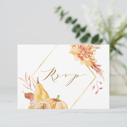Rustic Fall Floral Pumpkin Hochzeit Gold Script RSVP Karte (Stehend Vorderseite)