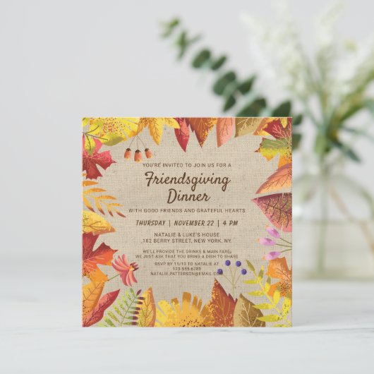 Rustic Fall Friendsgiving Dinner Einladung (Stehend Vorderseite)