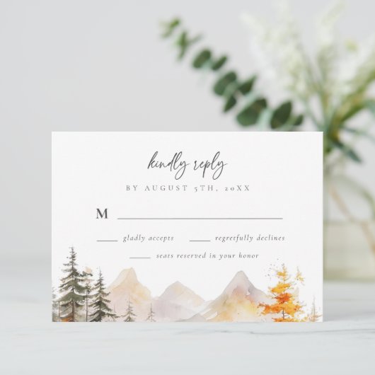 Rustic Fall Mountain Pine Forest Wedding RSVP Karte (Stehend Vorderseite)
