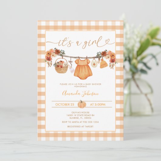 Rustic Fall Pumpkin Clothesline Babydusche Einladung (Stehend Vorderseite)