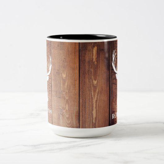 Rustic Family Monogram Wood Style Deer Antler Zweifarbige Tasse (Mittel)