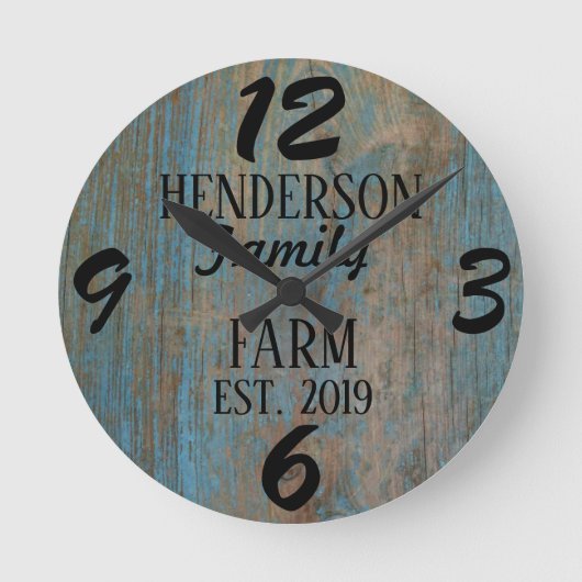 Rustic Farmhouse Country Wooden Distressed Custom Runde Wanduhr (Vorderseite)