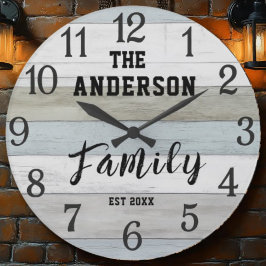 Rustic farmhouse personalized family name wood große wanduhr