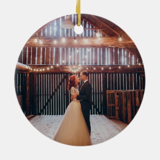 Rustic First Mr. und Mrs. Christmas Foto Keramik Ornament (Hinten)